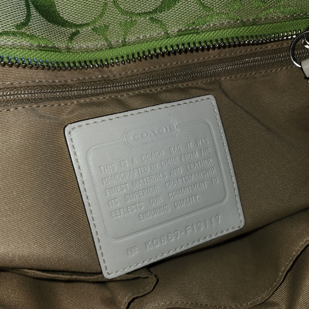 ☆SOLD: Vintage Coach Pistachio Green Monogram Shoulder Handbag☆ - Picture 7 of 8